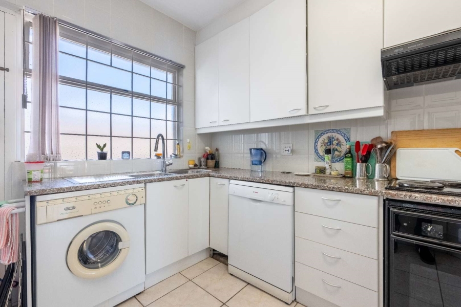 2 Bedroom Property for Sale in Sea Point Western Cape